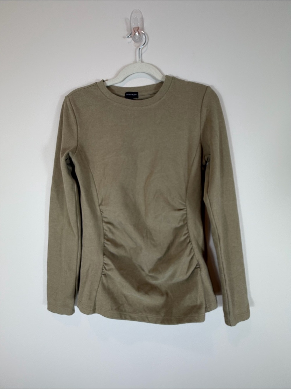 Buckle Black Women's Long-Sleeve Flattering Fit Crewneck Top in Tan Small